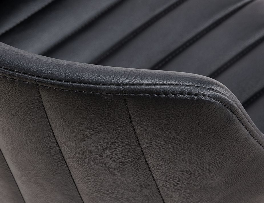 Close Up 3 Black Leather Chair2