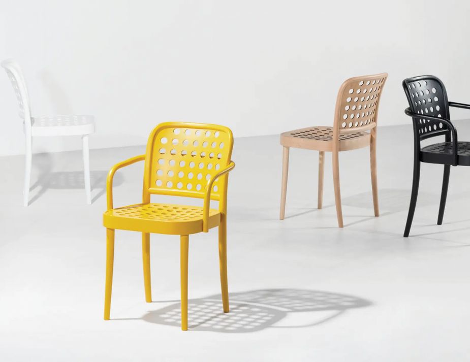 822 Diningchair Insitu