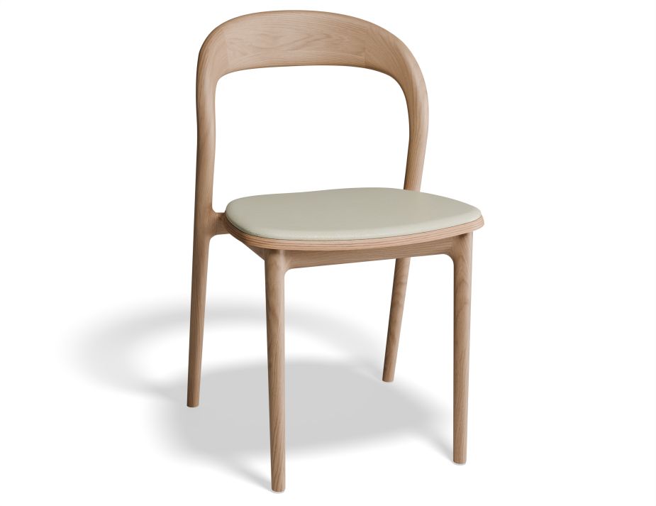 B100229106 P1 Mia Diningchair Natural Whitevinyl