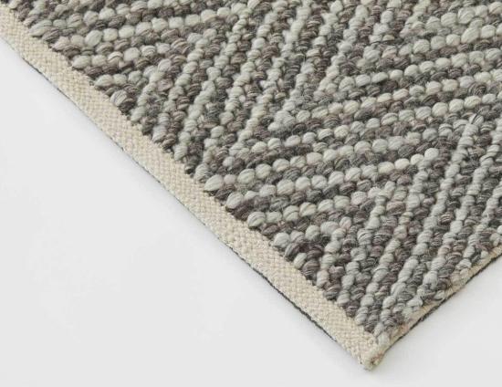 C145187044 Weave Zambesi Feather Detail 01