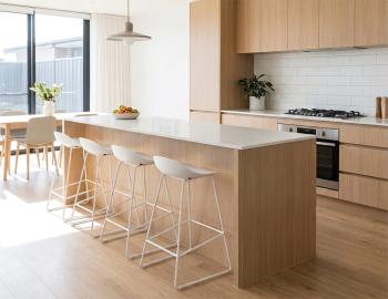 Pop Stool White Frame with White Shell Seat