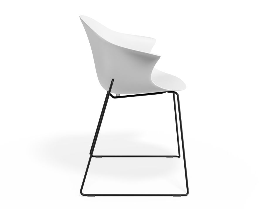 P 3 Pebble Armchair Whiteseat Sledblack