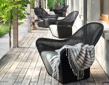 Manta Outdoor Lounge Chair / Black Polyethylene / Grey Fabric