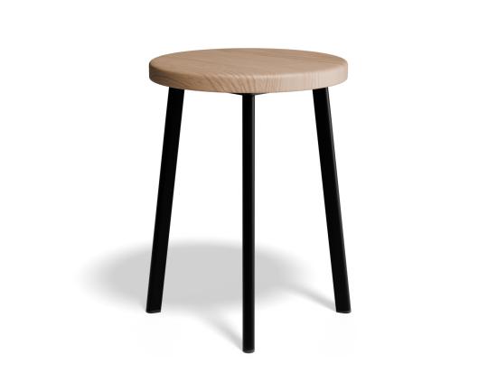 P 2 Atlas Lowstool Blackframe Roundwood Natural