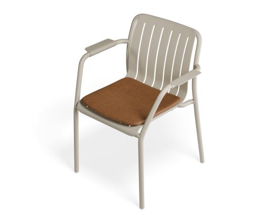 P 5 Roku Armchair Latte Terracottapad
