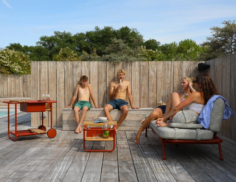 Arla Outdoor Sofa_0006_sunset_am_12