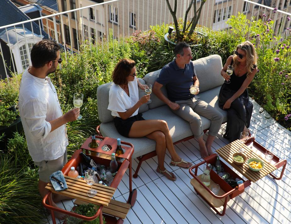 Arla Outdoor Sofa_0014_sunset_amb_39