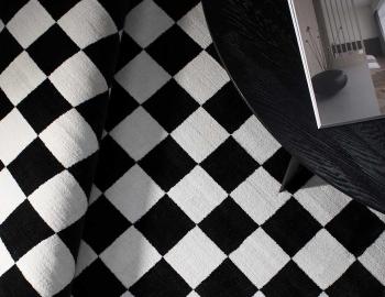 Calcada Handwoven Rug Noir