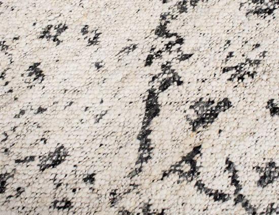 C145348018 Rug Collection Kasbah Rug White Black Detail 02