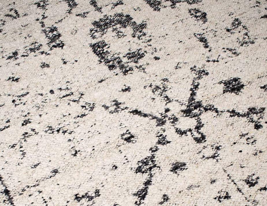 C145348018 Rug Collection Kasbah Rug White Black Detail 03