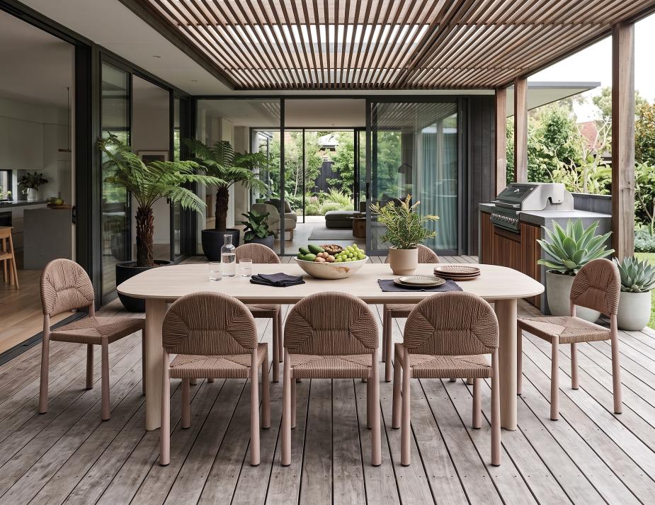 Calete With Vela Outdoor Table